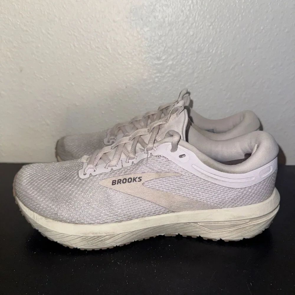 Brooks Revel 7 Women Size 8.5 Pink Beige Running Shoes Athletic Comfort Sneakers